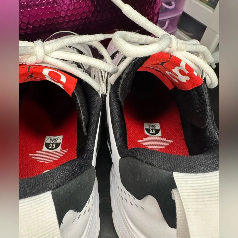 Nike Jordan Jumpman Delta 2 - 9.5